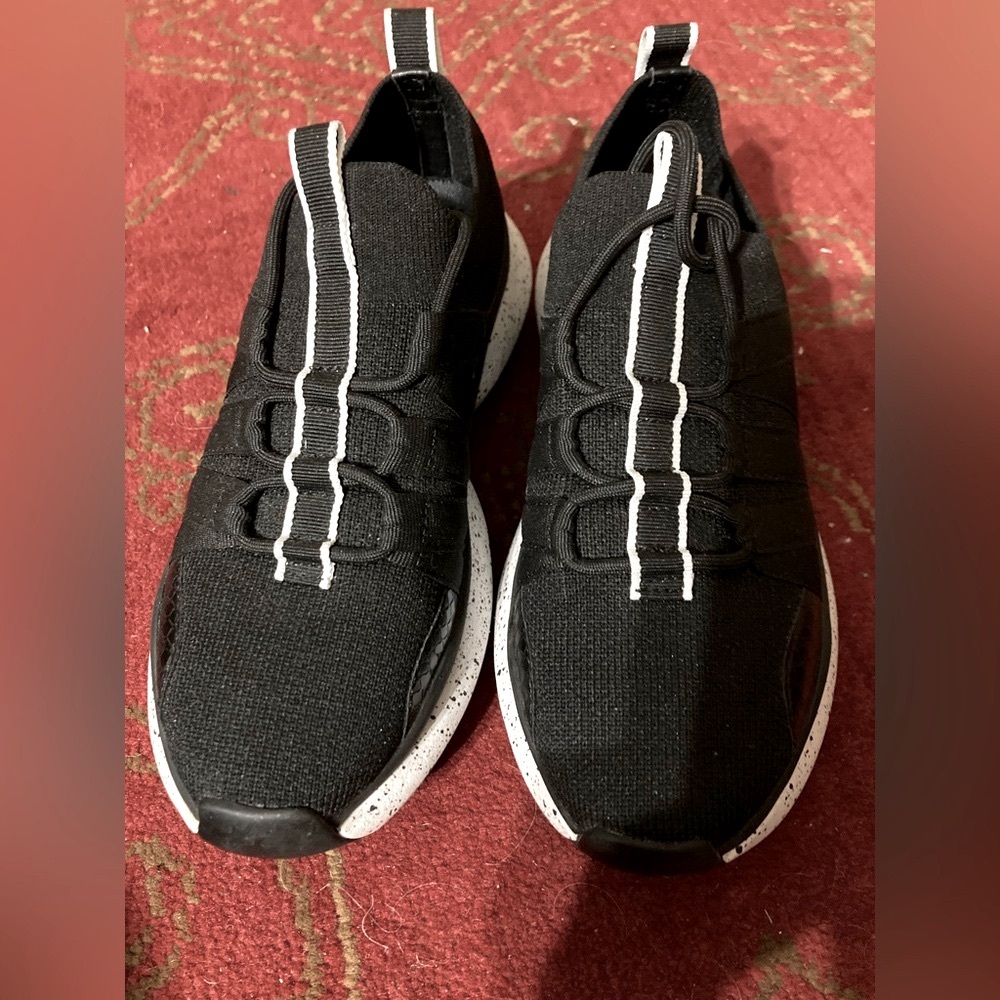 Nurture Women’s Response Boulder Sneaker
